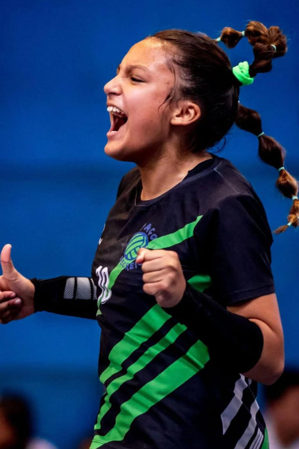 Jovens atletas do Espaço Recreio em quadra